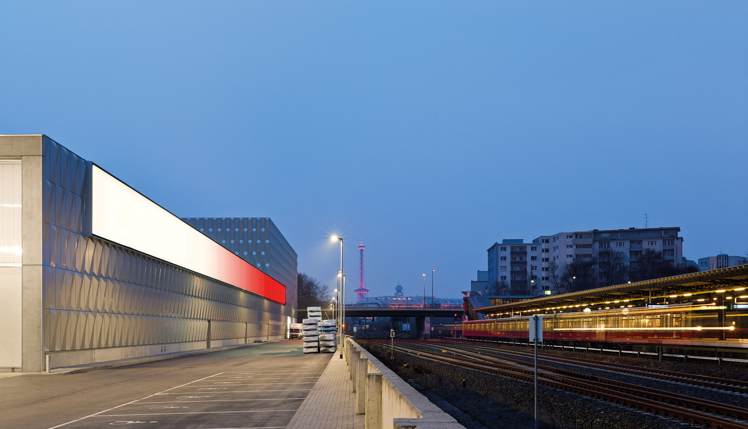 Blick entlang der S-Bahn Trasse  © Stefan Müller, Berlin