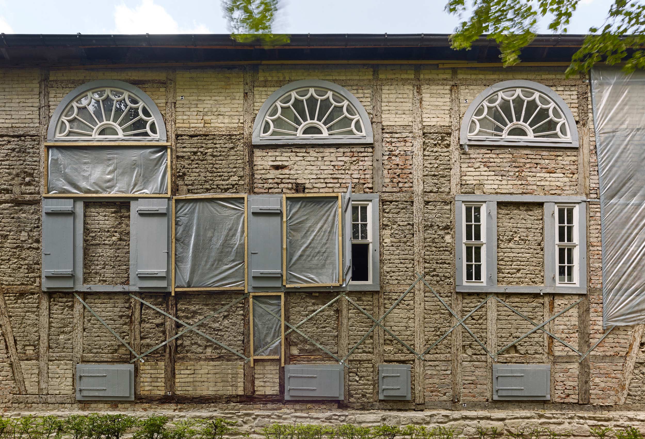 Goethe Theater während der Fassadensanierung, freigelegte Fachwerkkonstruktion 2015 © Stefan Müller