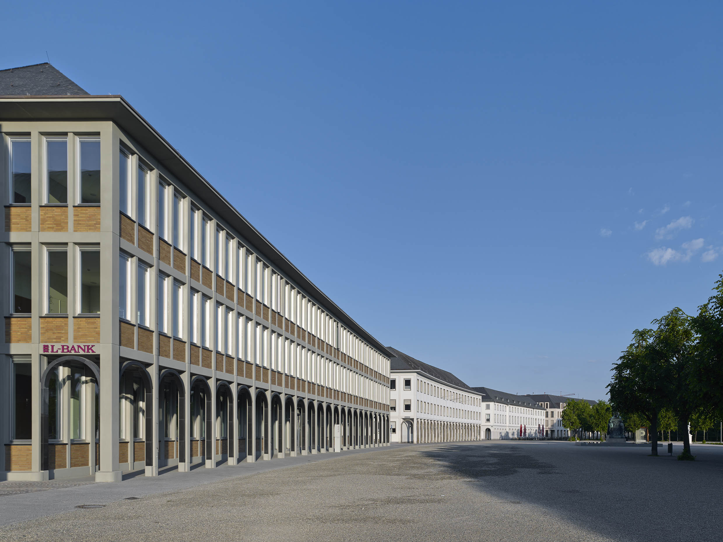 L Bank Karlsruhe Muller Reimann Architekten